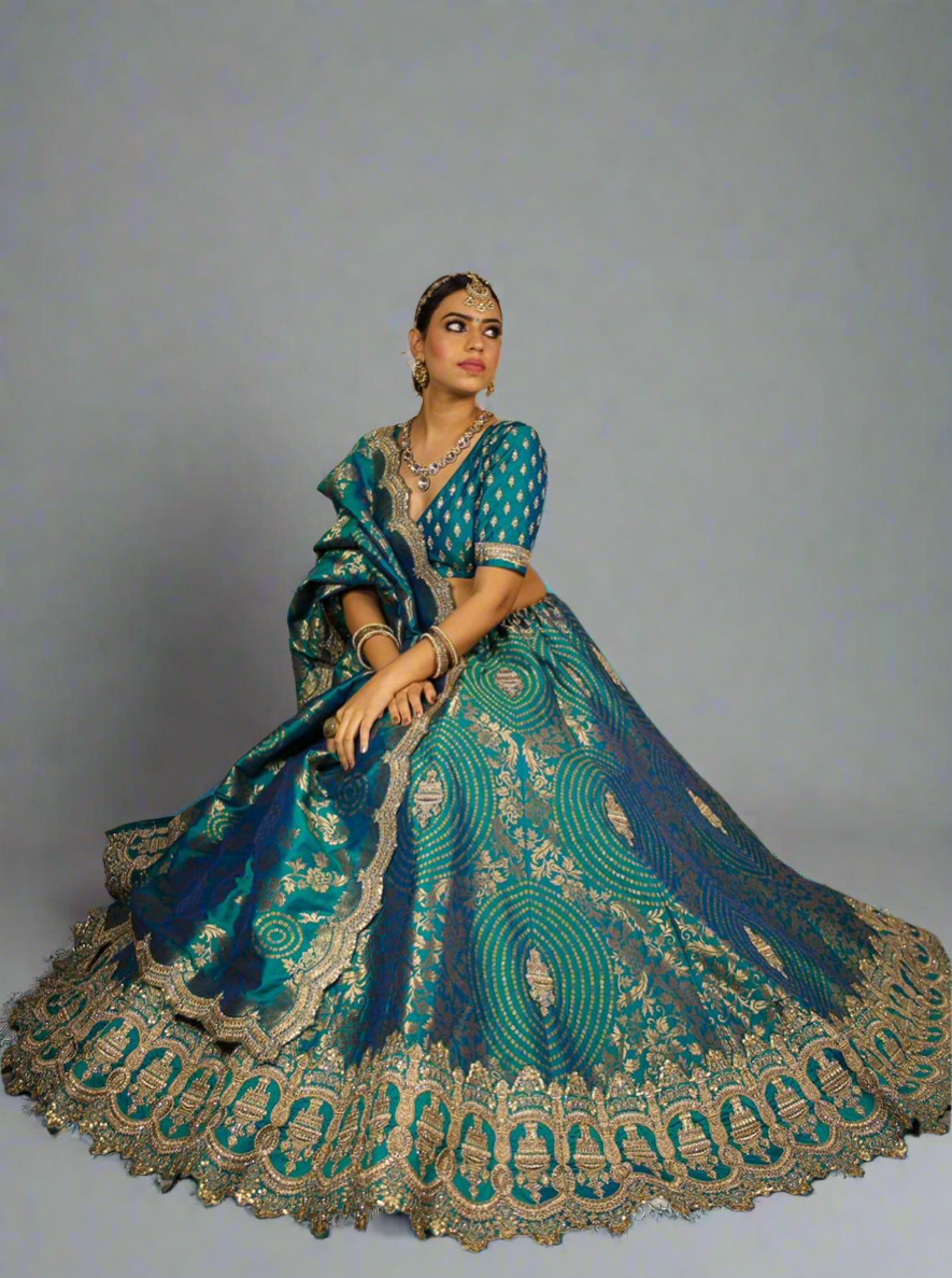 Banarasi lehenga Semi Stitched