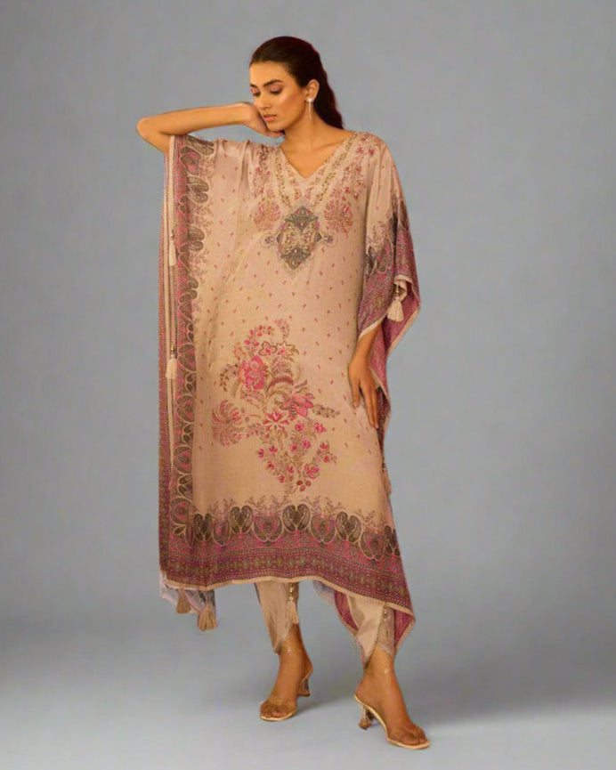 Zaraa – Dusty Lavender Muslin Kaftan Suit with Magenta Floral & Silver Zari Detailing