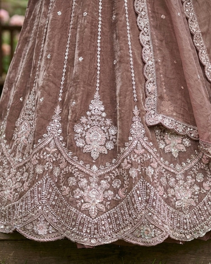 Lavender Embroidered Organza Dupatta with Elegant Detailing (54510)
