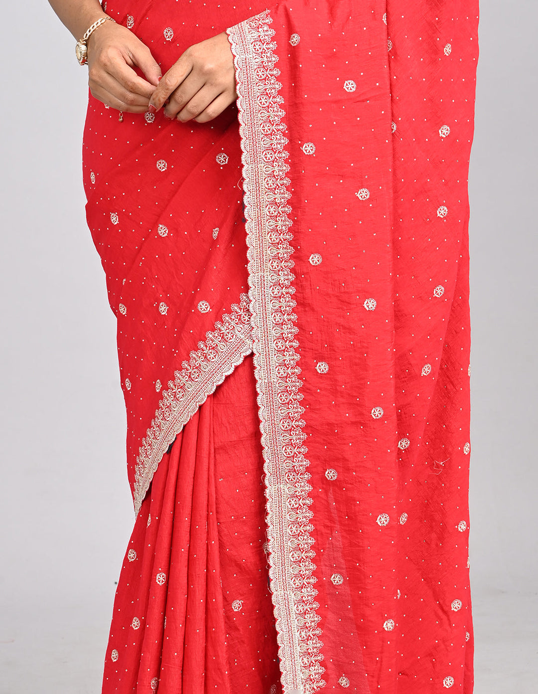 Riyana – Red Silk Saree with Zari Embroidery & Self-Coloured Blouse | Fazals (48222)