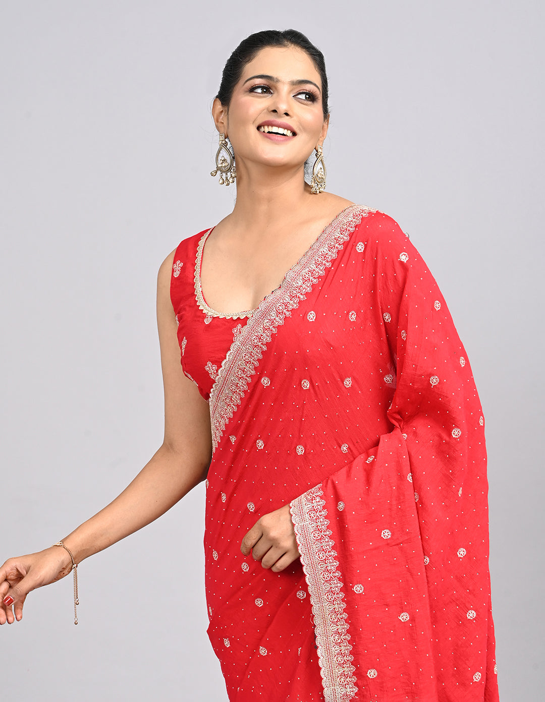 Riyana – Red Silk Saree with Zari Embroidery & Self-Coloured Blouse | Fazals