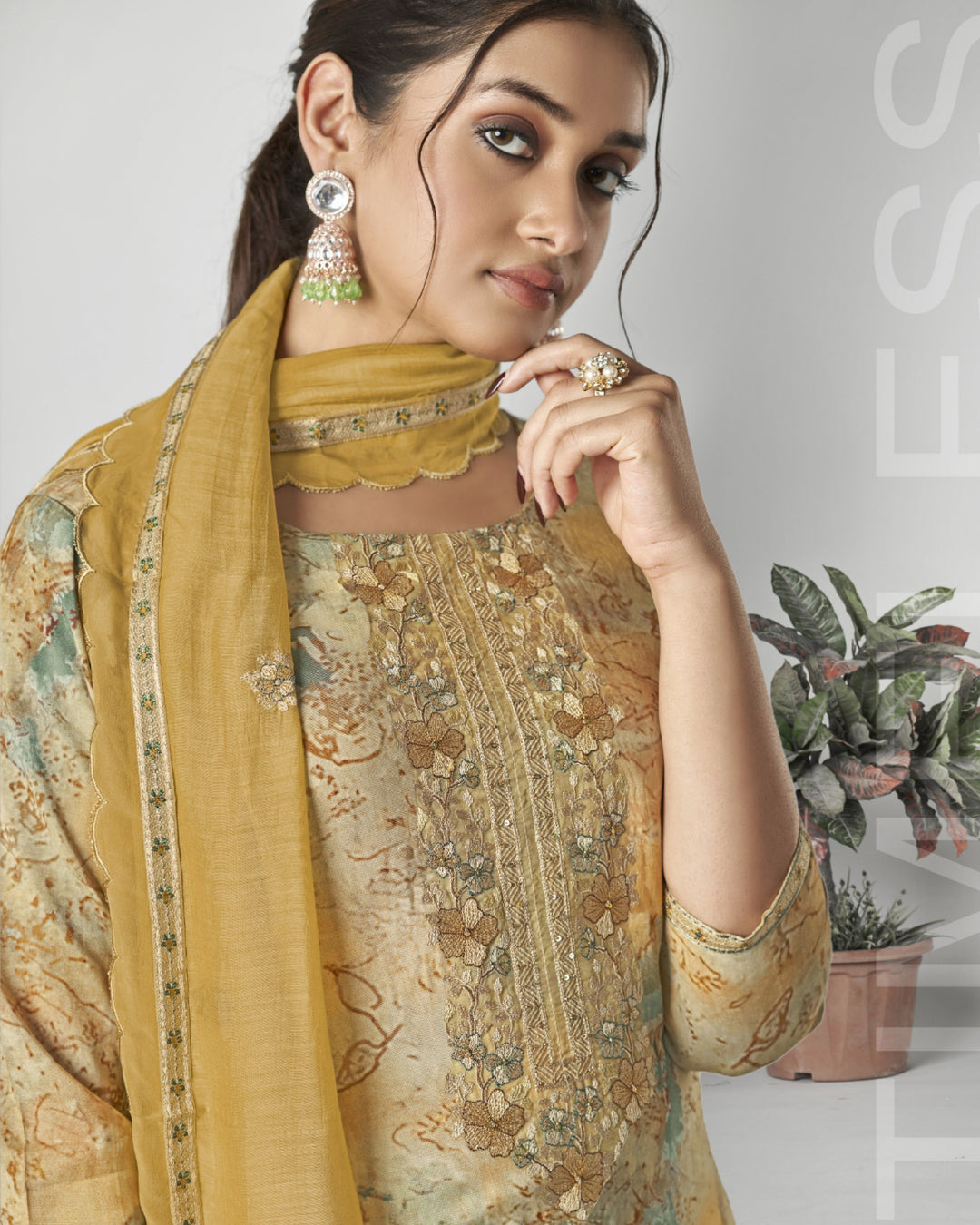 43968 - Printed Muslin Embroidered Suit With Chiffon Duppatta